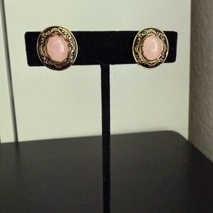 Romantic Vintage Gold Tone Rose Pink Black Ornate Cabochon Stud Clipon Earrings